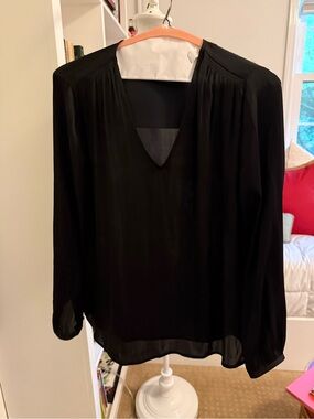 Banana Republic Black 100% Silk V-Neck Long Sleeve Blouse